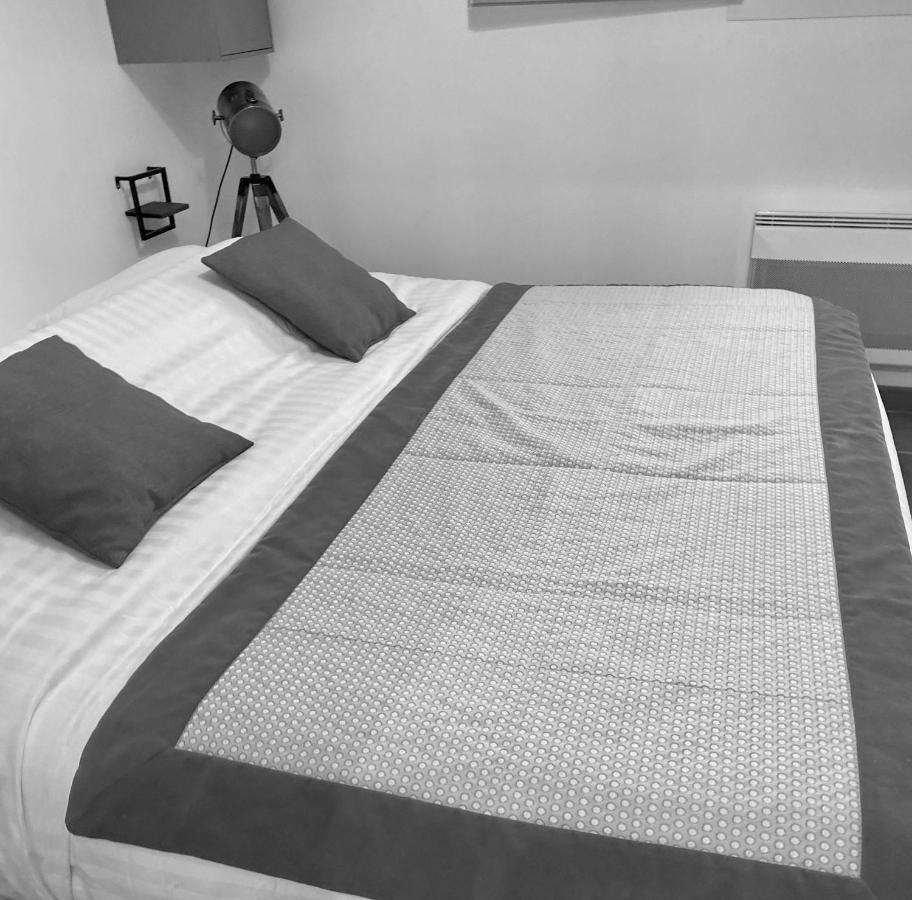 Séjour Insolite Romantique SPA intérieur Privé Offre Premium Tout Inclus Le Vigan  Extérieur photo
